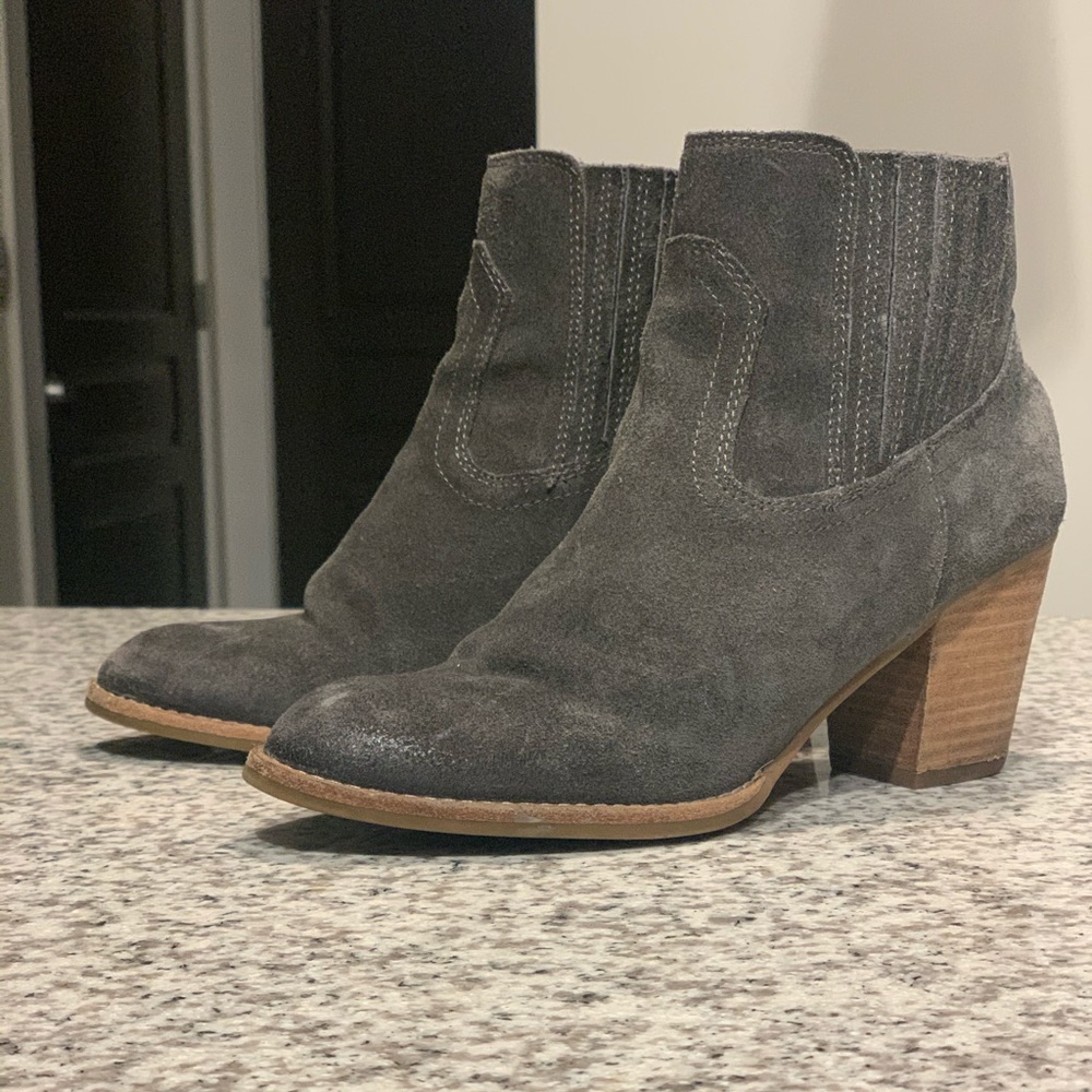 Steve Madden Suede Grey Cowboy booties size 8